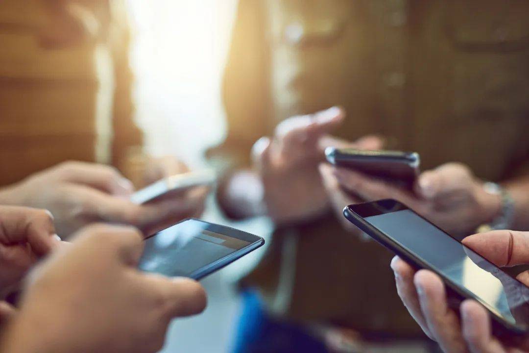 皇冠信用网APP下载_APP“偷梁换柱”“强制捆绑”“静默下载”皇冠信用网APP下载?
