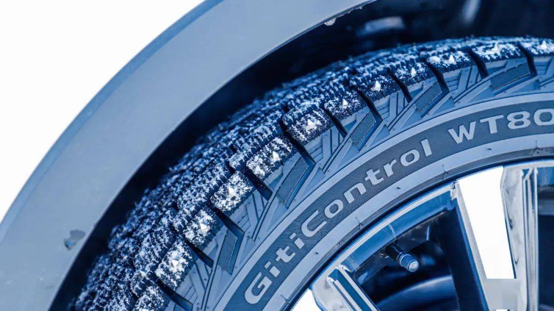 皇冠信用盘开号_2.4T+四驱皇冠信用盘开号,5.8秒破百,这是丰田?