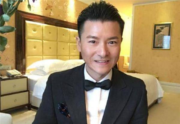 正版皇冠信用网口出租_“山寨版刘德华”:因太像本人被央视签约正版皇冠信用网口出租,排场却比真人还大