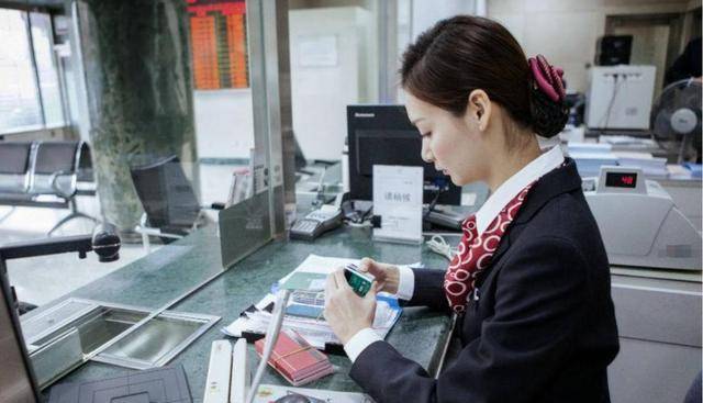 怎么开通皇冠信用网口_银行卡不要开短信告知怎么开通皇冠信用网口,大部分人没放心上,还好有银行人员提醒!