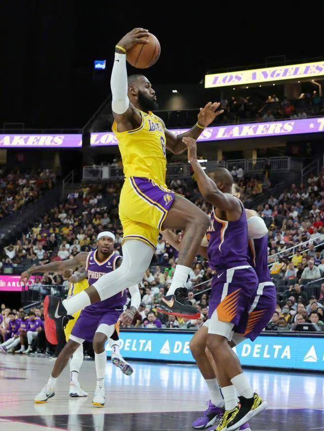 皇冠登一登二登三区别_NBA武英传一:库盟主小弟作乱皇冠登一登二登三区别,詹老汉状态回勇,登登大师为梦隐忍