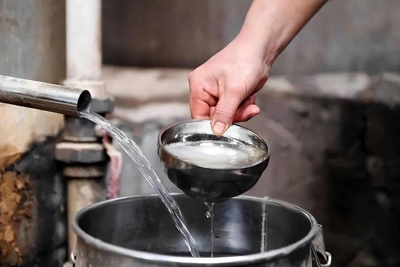 皇冠登1登2登3_寒露到来皇冠登1登2登3,提醒中老年:1少登,2不喝,吃3样,养足精力顺利入冬