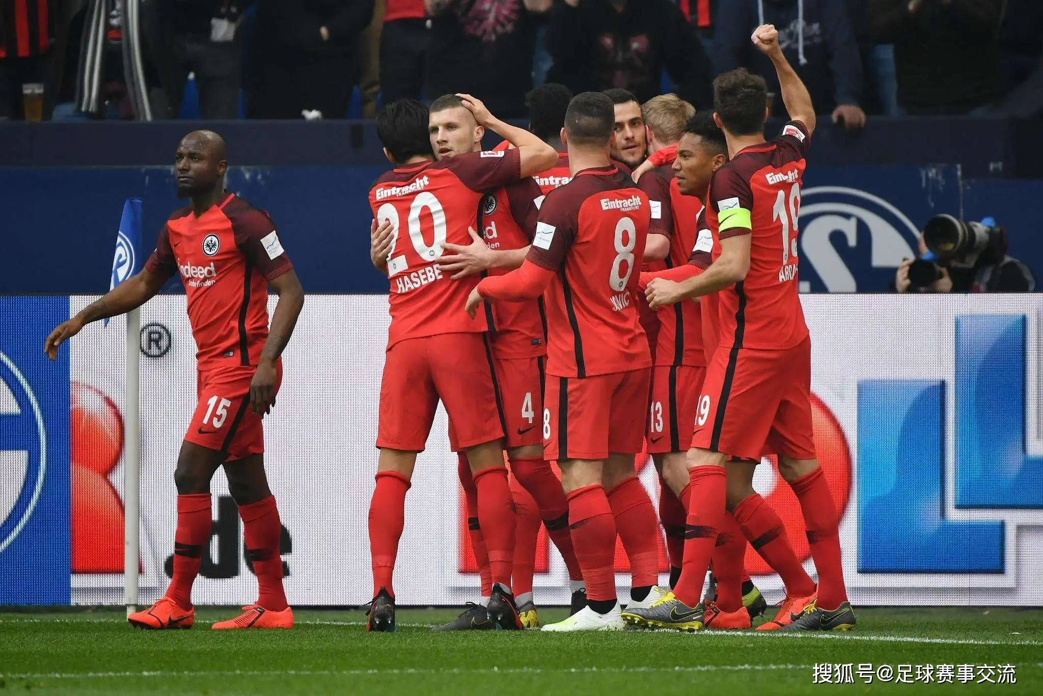 本菲卡足球_今日足球:莱比锡红牛vs科隆 本菲卡vs卡萨皮亚