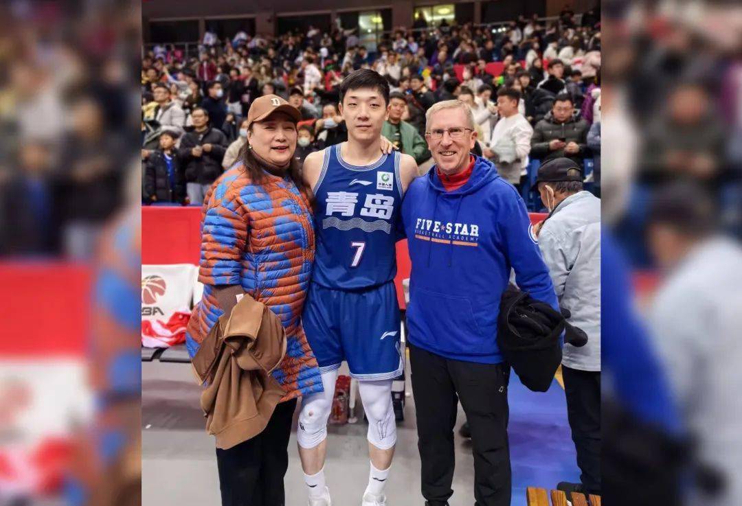 NBA球探篮球比分_18岁的CBA新星杨瀚森NBA球探篮球比分,备受NBA球队关注!五星篮球学院教学总监、热火队球探鲍勃·皮尔斯前往青岛进行考察工作