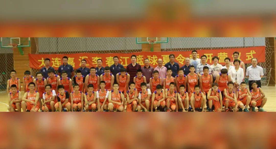 NBA球探篮球比分_18岁的CBA新星杨瀚森NBA球探篮球比分,备受NBA球队关注!五星篮球学院教学总监、热火队球探鲍勃·皮尔斯前往青岛进行考察工作