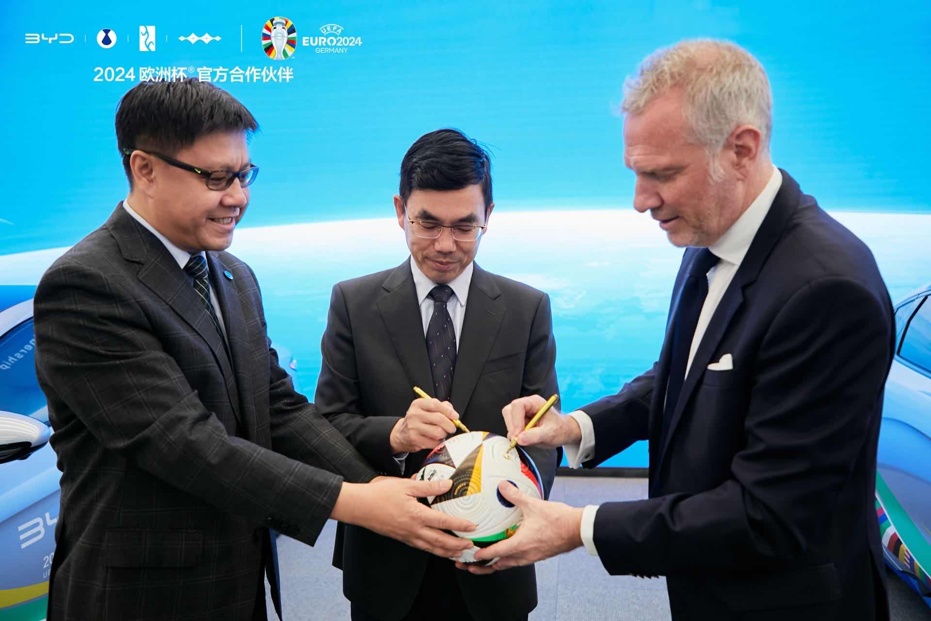 欧洲杯_携手欧洲杯助力绿色发展欧洲杯,比亚迪成为2024欧洲杯官方合作伙伴!