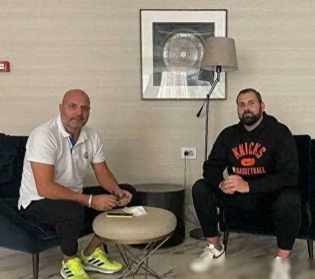 NBA篮球球探_NBA球探第3次现场考察杨瀚森NBA篮球球探!他和当年王治郅的篮球天赋谁更