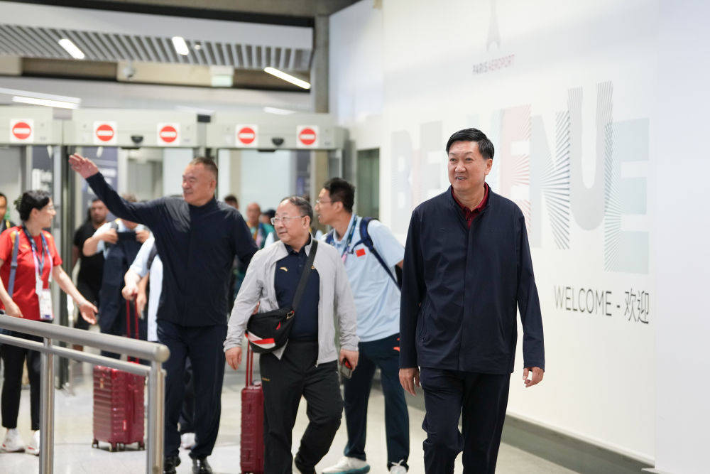 巴黎奥运会足球_巴黎奥运会|第三十三届奥运会中国体育代表团抵达巴黎
