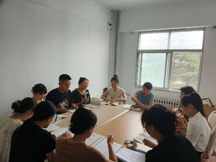皇冠皇冠平台_视导明道皇冠皇冠平台,研教兴法——皇冠中学道法视导活动