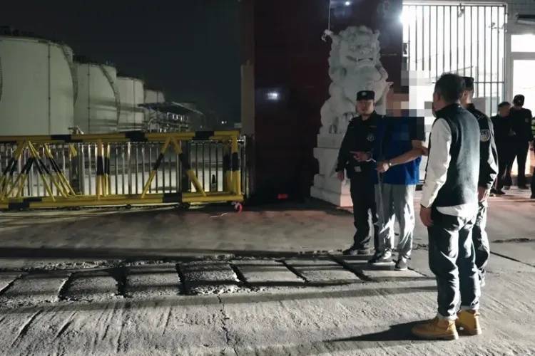 皇冠信用网代理登3_11人被刑拘皇冠信用网代理登3,成都大邑公安捣毁一非法经营成品油犯罪团伙