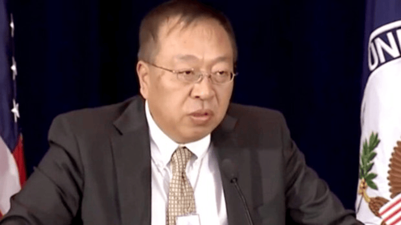皇冠信用网出租_这帮狗汉奸冲特朗普摇尾巴皇冠信用网出租,被一脚踹开
