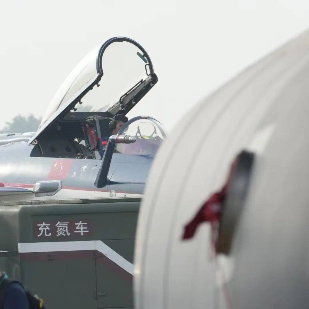 皇冠信用盘会员开户申请_为什么运20总师建议你“数一数飞机的铆钉”皇冠信用盘会员开户申请?美在不语之处