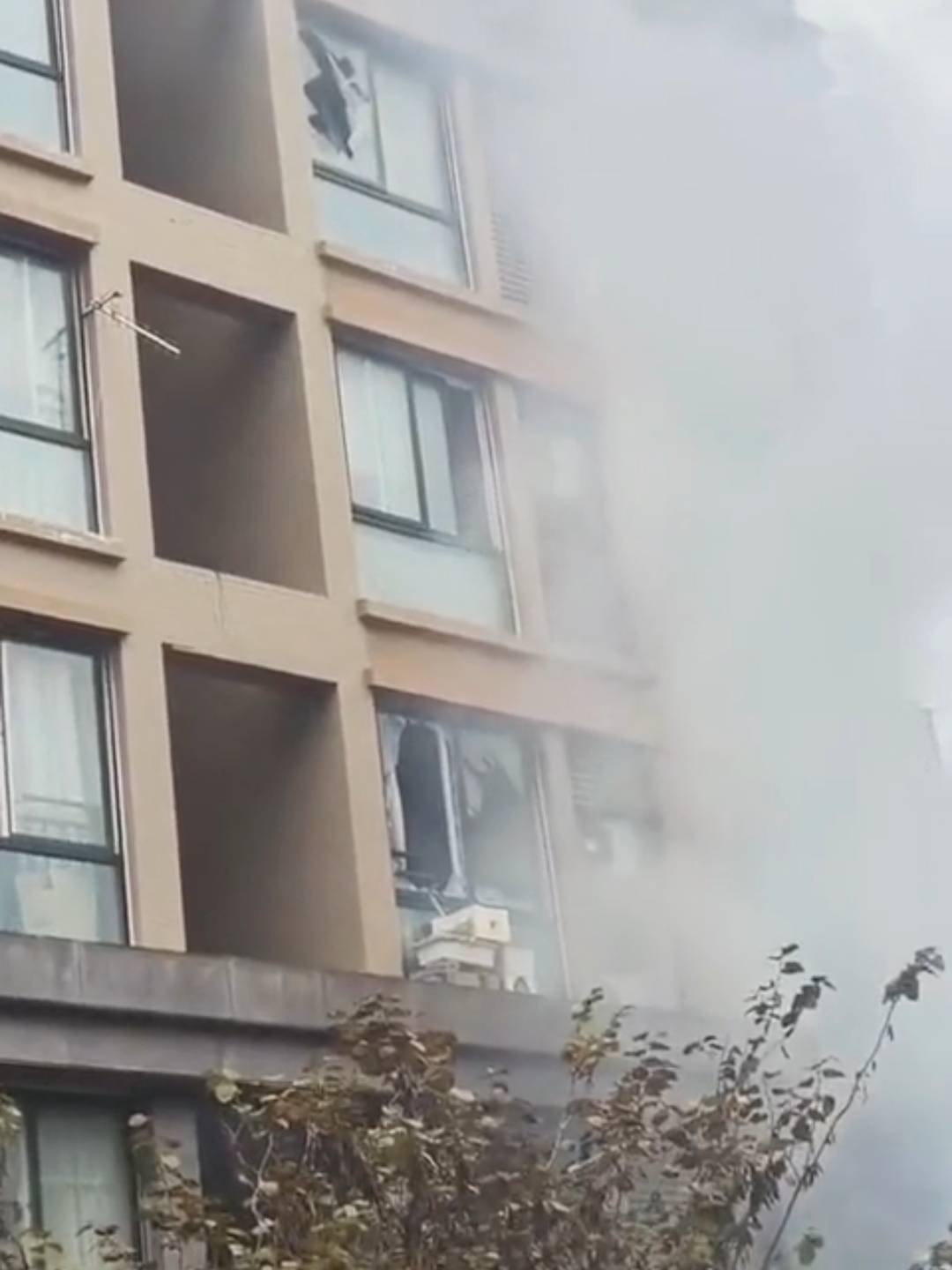 皇冠信用網足球代理_河南许昌一小区发生爆炸传出巨响 当地回应:有人受伤皇冠信用網足球代理,已送医治疗
