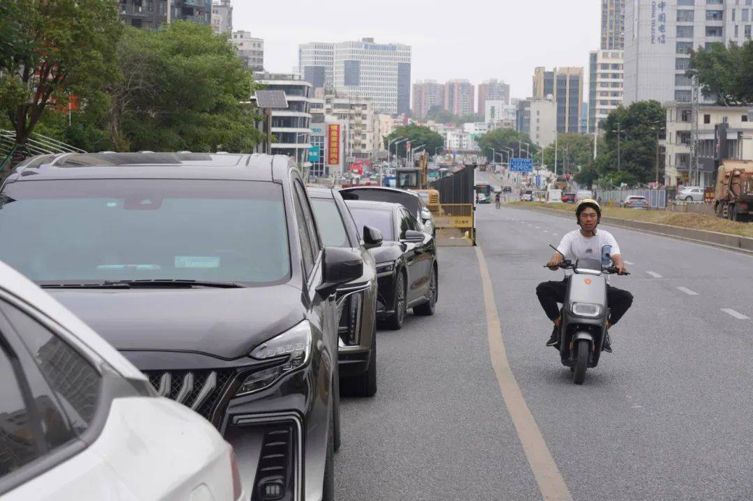 hga010代理_3年没修好!深圳重要道路引吐槽hga010代理,官方回应