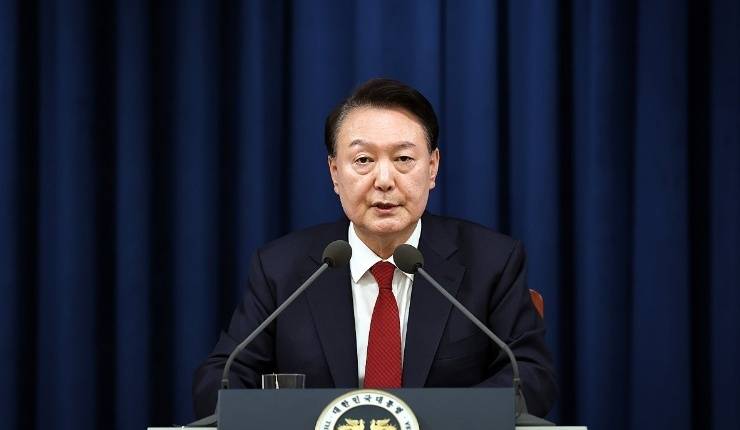 皇冠信用盘登2_韩国民调:尹锡悦宣布戒严令后支持率降至13%