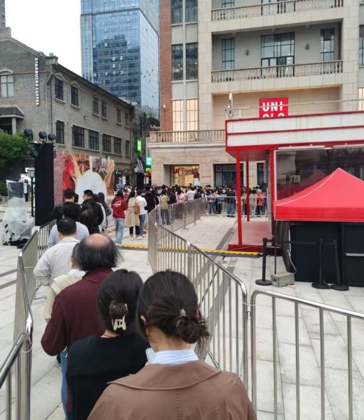 皇冠信用網怎么开户_穿奢侈品的贵妇买了五年的内搭竟都是优衣库皇冠信用網怎么开户!