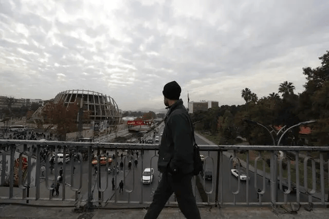 皇冠信用网会员注册网址_在华叙利亚人讲述当地现状:物价上涨必需品遭抢购已影响生活