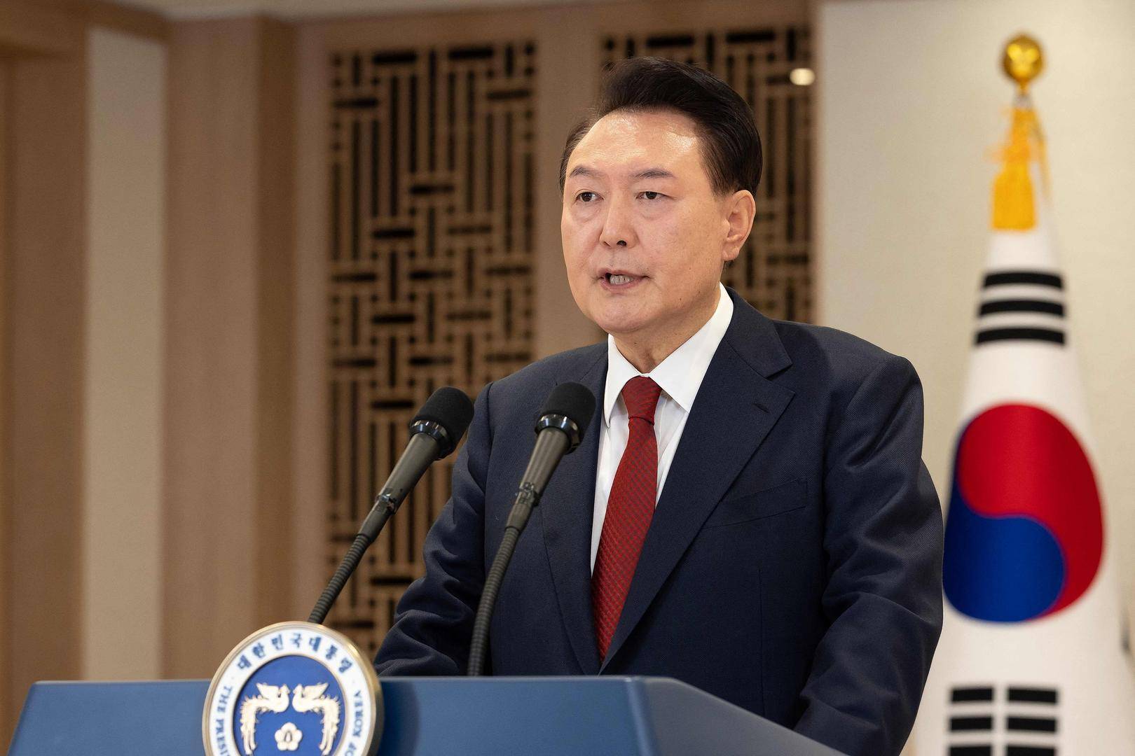 皇冠皇冠代理平台_突然主张弹劾总统的韩国执政党党首:曾获尹锡悦多次提拔皇冠皇冠代理平台,后因第一夫人惹怒“亲尹派”