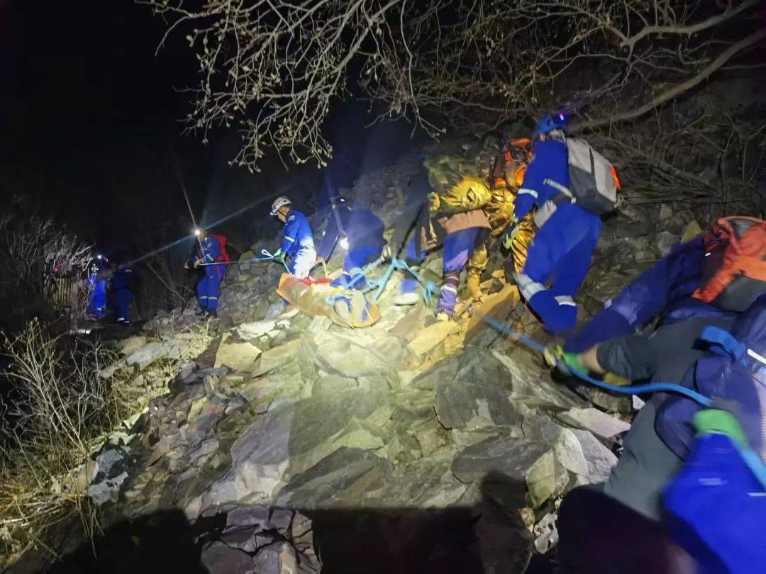 信用盘怎么开户_北京一男子带娃登山意外身亡信用盘怎么开户!8岁孩子:以为爸爸只是睡着了