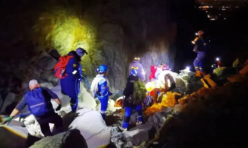 信用盘怎么开户_北京一男子带娃登山意外身亡信用盘怎么开户!8岁孩子:以为爸爸只是睡着了