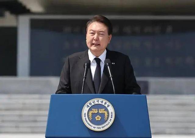 皇冠代理登3平台_韩国通过逮捕尹锡悦决议皇冠代理登3平台!“青瓦台魔咒”逃不掉?尹锡悦在找后路