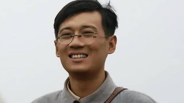 如何注册皇冠足球代理_“戏里”是父女如何注册皇冠足球代理,“戏外”是夫妻,他们关系公开时,孩子都8岁了