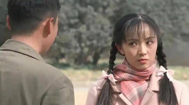 如何注册皇冠足球代理_“戏里”是父女如何注册皇冠足球代理,“戏外”是夫妻,他们关系公开时,孩子都8岁了