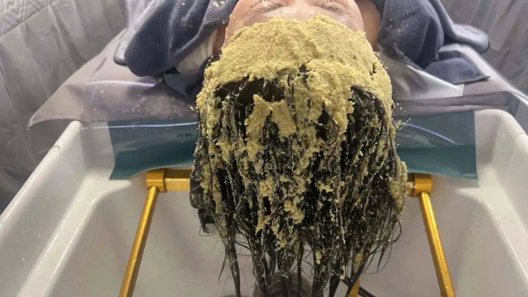 皇冠信用网需要押金吗_花钱买觉睡皇冠信用网需要押金吗,商场洗头店成打工人的“钟点房”