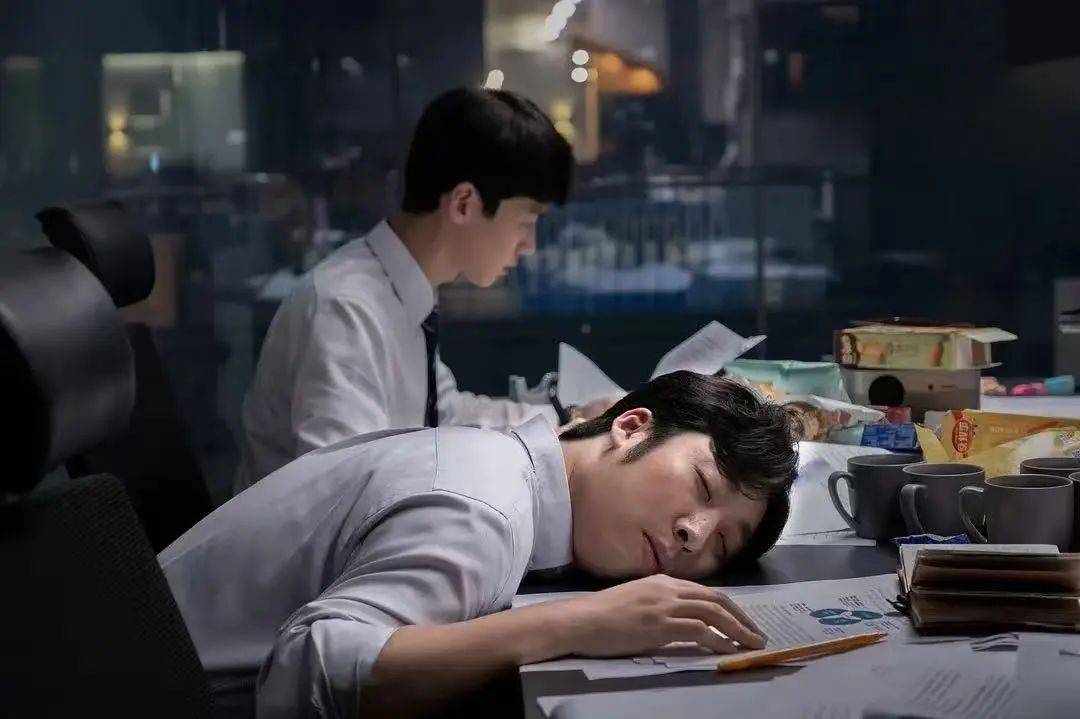 皇冠信用网需要押金吗_花钱买觉睡皇冠信用网需要押金吗,商场洗头店成打工人的“钟点房”