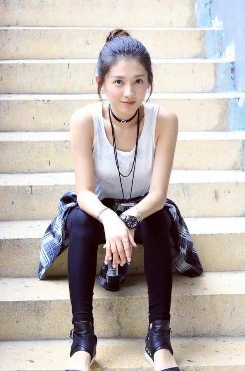 皇冠足球平台代理_端庄美丽的东北姑娘皇冠足球平台代理,演9次女一号没红,如今终于红了