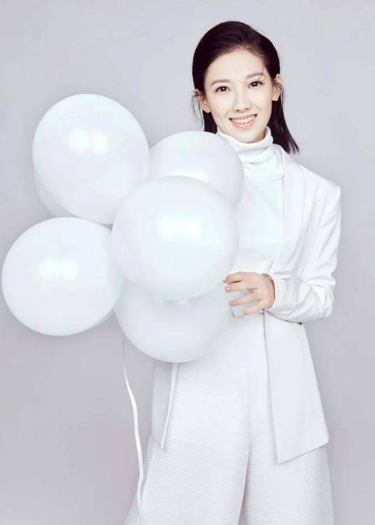 皇冠足球平台代理_端庄美丽的东北姑娘皇冠足球平台代理,演9次女一号没红,如今终于红了