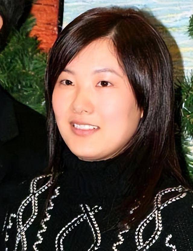 法甲在哪里看直播_梁锦松恐怕现在后悔了法甲在哪里看直播,主要没想到小他26岁的伏明霞,老这么快