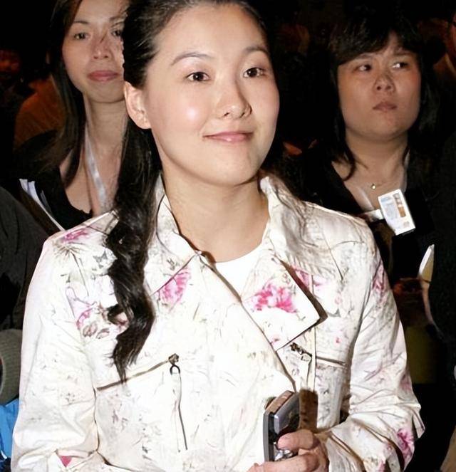 法甲在哪里看直播_梁锦松恐怕现在后悔了法甲在哪里看直播,主要没想到小他26岁的伏明霞,老这么快