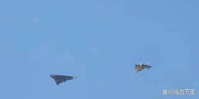 皇冠足球注册_中国六代机成功首飞!美国意识到被超越皇冠足球注册,全球军事媒体评论亮了