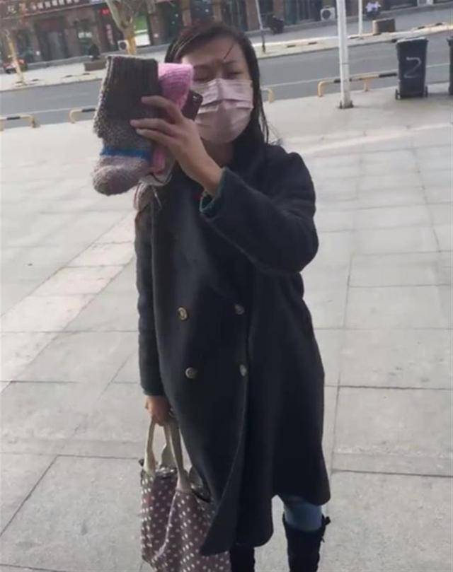 皇冠mos033开户_石家庄有女子进粥铺就掰包子皇冠mos033开户,不付钱还自称是“工商局的”?多部门回应