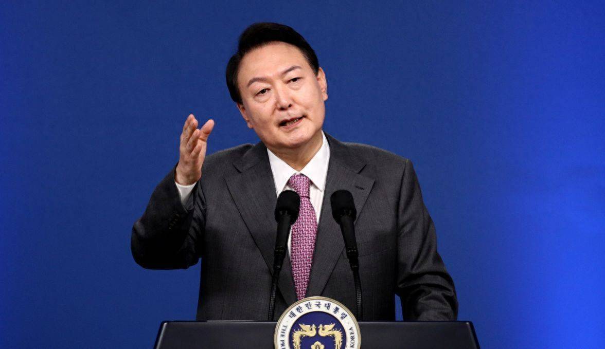 皇冠信用网登2_3000警力围攻龙山官邸!尹锡悦与法律的背水一战皇冠信用网登2,还能坚持多久?