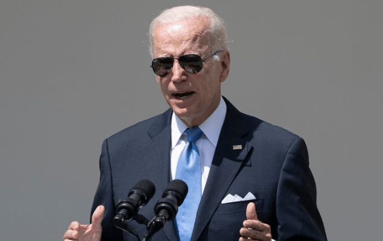 皇冠信用网注册_拜登安排国葬皇冠信用网注册,美国全国哀悼,希拉里再度出山?特朗普对降旗表示不满