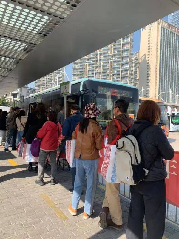 奥林匹克_买“爆”深圳!港人纷纷北上办年货奥林匹克,大湾区生活圈加速融合