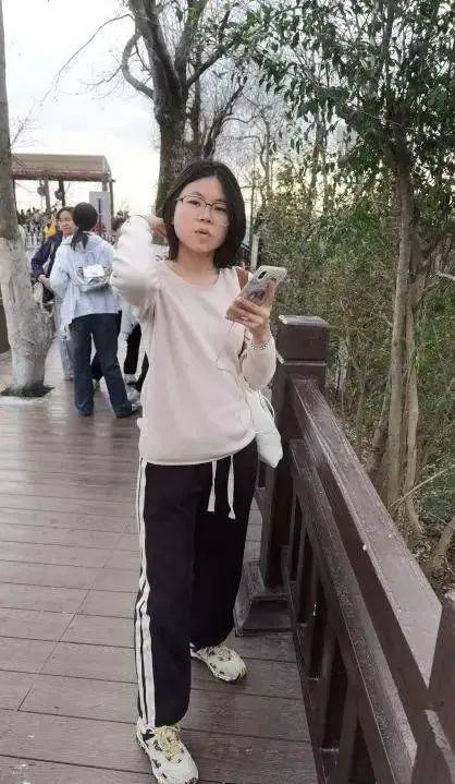 皇冠信用網代理申请
_湖北大学19岁女生失联数日皇冠信用網代理申请
,警方称已找到手机均关机,家人:在湖边发现女生衣物