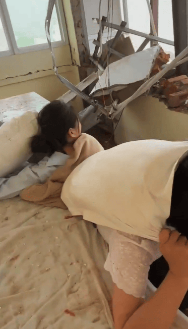 皇冠信用网登123出租
_“我女朋友脚筋断了皇冠信用网登123出租
,希望能回国治疗!”曼德勒一倒塌酒店还有华人被困,急盼救援