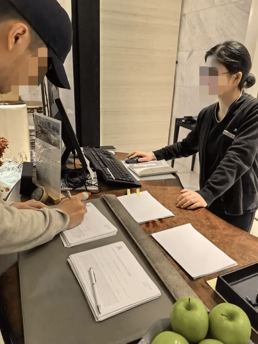 正网皇冠信用網
_出洋相了!女子购买上海高档酒店“灰色入场券”正网皇冠信用網
,却被当场识破……酒店已报警!