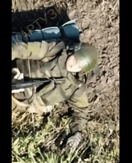 皇冠登2代理_数十名俄军吞枪自杀皇冠登2代理,多名女兵被炸死!用枪爆头会有痛苦吗?