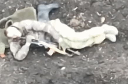 皇冠登2代理_数十名俄军吞枪自杀皇冠登2代理,多名女兵被炸死!用枪爆头会有痛苦吗?