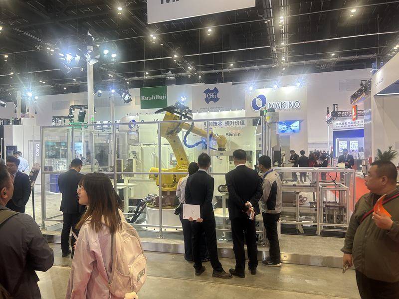 如何申请皇冠信用网
_31万平方米如何申请皇冠信用网
!北京史上最大规模展会今天开展