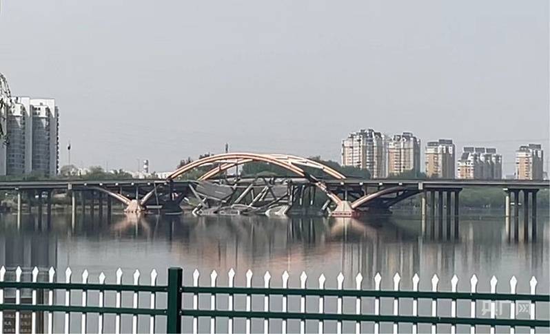 皇冠信用网出租代理
_目击者讲述北京潮白河大桥起火过程:早上4点多 桥下开始冒烟