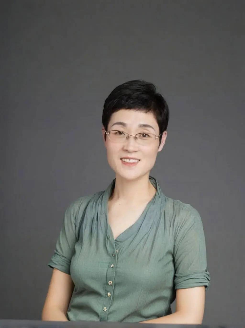 皇冠abcd类型盘
_“刘晓艳发文”登热搜第一皇冠abcd类型盘
,周思成再回应:可以学历、成绩一般,但不能学历造假