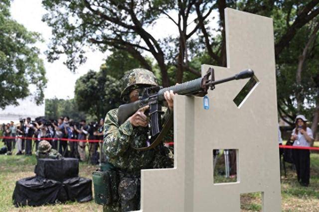 皇冠信用網代理登3
_台湾亮出两个大动作皇冠信用網代理登3
,为赖清德逃跑做准备?解放军三招锁死
