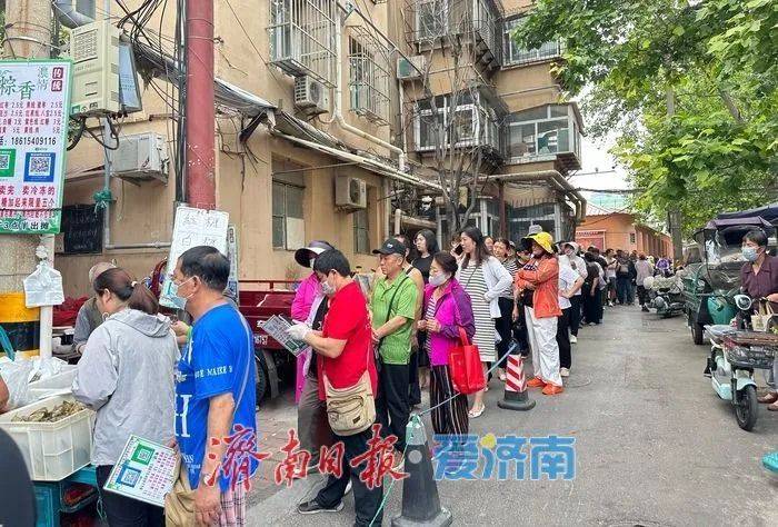 如何申请皇冠信用網
_顾客不惜排队三小时如何申请皇冠信用網
,济南这个小摊你知道吗?