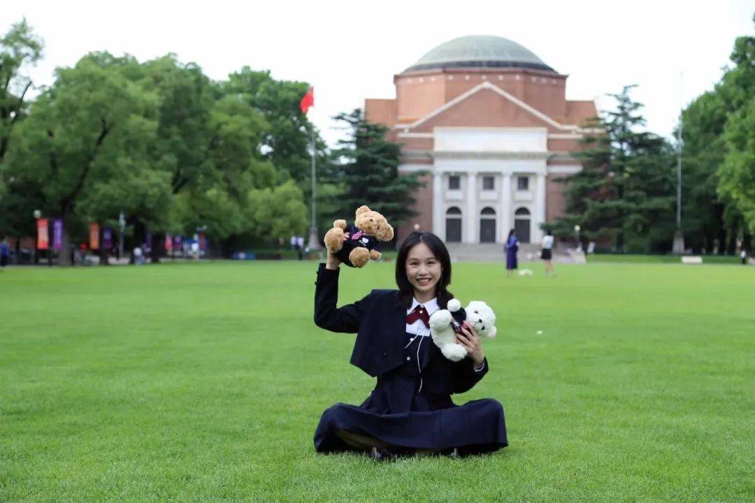 皇冠信用網出租_女孩清华硕士毕业放弃互联网大厂、教师编皇冠信用網出租,当上文眉师月入三四万