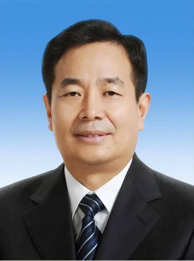 挪威超级联赛_曾任中央纪委副书记的他挪威超级联赛,已任新疆维吾尔自治区党委书记